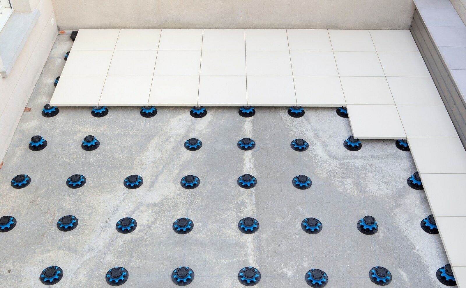 Outdoor Tile Laying Kit Self levelling Pedestal | Tile Riser Patio Installation - Picture 6 of 34